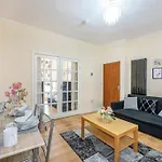Apartment Ground Floor Haven: Relaxed With Free Parking & Wi-fi *