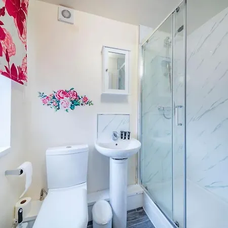 Апартаменти *1va* Ground Floor Setup For Your Amazing & Relaxed + Free Parking + Free Fast Wifi * Лідс