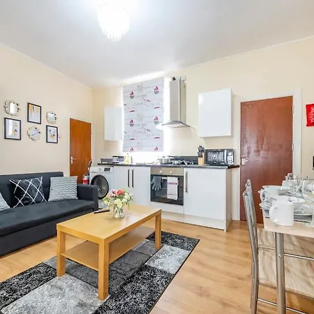 *1va* Ground Floor Setup For Your Amazing & Relaxed + Free Parking + Free Fast Wifi * * Лидс