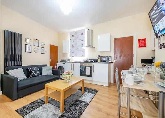 *1va* Ground Floor Setup For Your Amazing & Relaxed + Free Parking + Free Fast Wifi * * Лидс